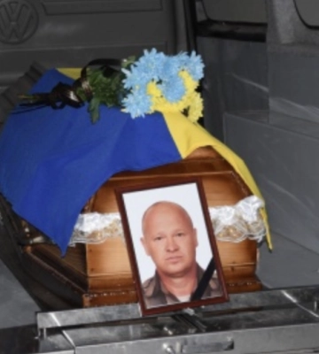 На Буковині в останню дорогу провели українського захисника