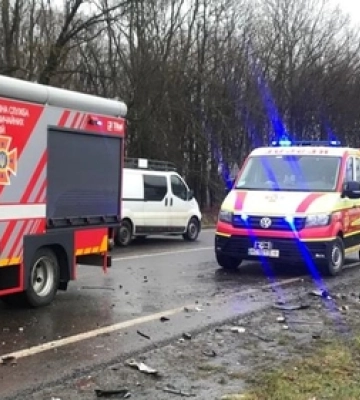 Вагітна жінка та дворічна дитина, які постраждали в ДТП під Луцьком – у важкому стані