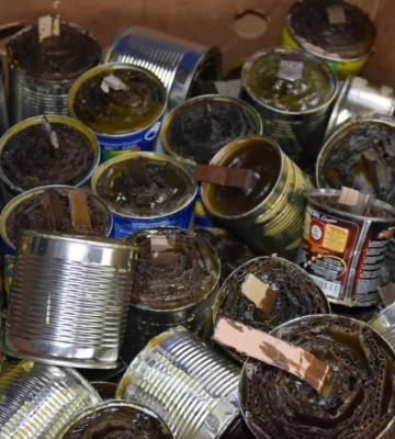 В освітніх закладах Рівненщини продовжують виготовляти окопні свічки