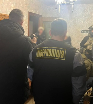 У Львові викрили шахраїв, які викрадали гроші з банківських карт