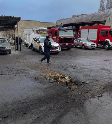 Війська рф обстріляли пожежну частину у Херсоні, є загиблий та поранені