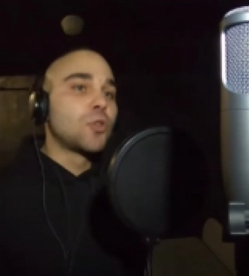 Репер із Вараша відкрив першу у місті студію звукозапису. ВІДЕО