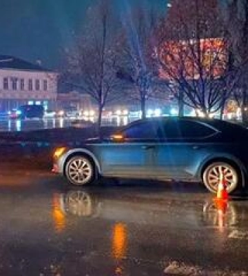У Полтаві на пішохідному переході автівка збила двох жінок