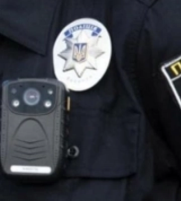 У Рівному поліціянт врятував чоловіка з епілептичним нападом