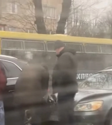 Рух ускладнений: у Луцьку – ДТП на Перемоги (відео)