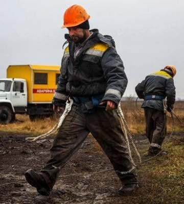 В Снігурівці та навколишніх селах відсутнє світло. Невідомі пошкодили електромережу