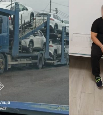 У Сарнах патрульні допомогли водію автовозу з Київщини, якому стало зле
