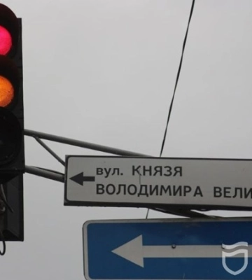Працюватимуть навіть під час блекаутів. У Дніпрі тестують акумуляторні батареї для світлофорів