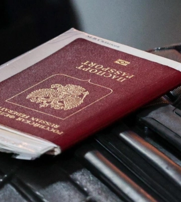 Под Киевом задержали россиянина, &quot;украсившего&quot; паспорт флагом Украины 