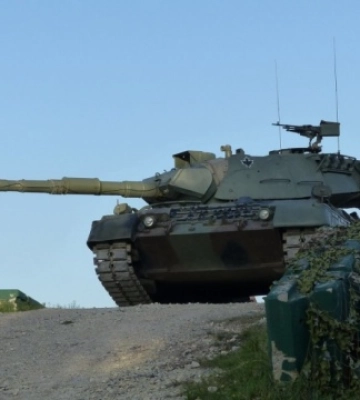 Польща розглядає можливість передачі Україні танків Leopard – WSJ