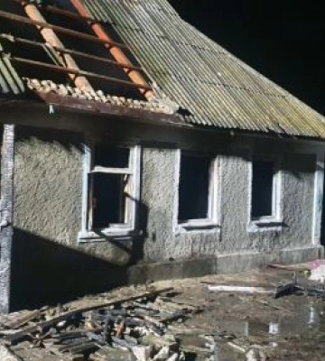 На Святвечір під час пожежі загинули мати та троє маленьких хлопчиків. Фото