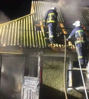 На Святвечір під час пожежі загинули мати та троє маленьких хлопчиків. Фото