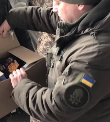 Нацгвардійці привезли в Херсон 10 тонн гуманітарного вантажу