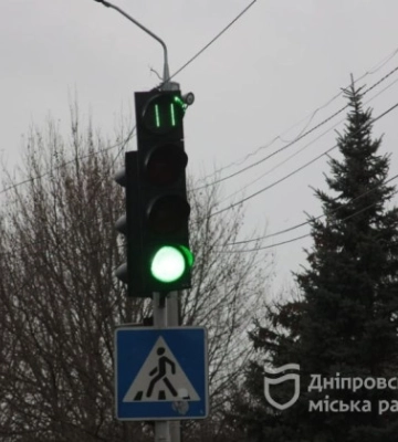 У Дніпрі тестують акумуляторні батареї для світлофорів