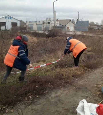 В городе на Харьковщине дворники нашли мины на остановке транспорта