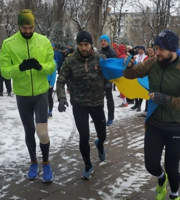 38 років – 38 кілометрів: у Луцьку бігли естафету в пам'ять про загиблого Героя Олександра Мартинюка