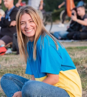 Зірка серіалу &quot;Папік&quot; розповіла, на які кошти проживає в Німеччині