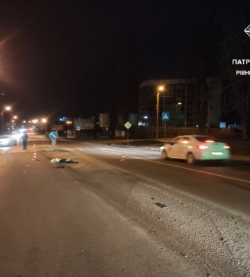 У Рівному на пішоходному переході збили чоловіка