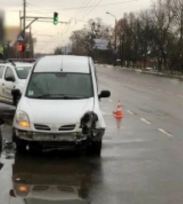 На перехресті Ковельської та Чернишевського водій «влетів» на огорожу