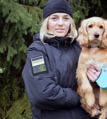 У селі під Луцьком господиня зачинила собак і залишила їх без їжі