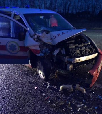 У потрійній ДТП на Львівщині загинув пасажир швидкої 