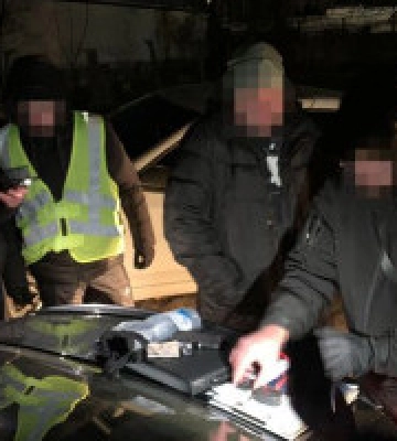У Києві поліцейські затримали серійного крадія елітних автомобілів (відео)