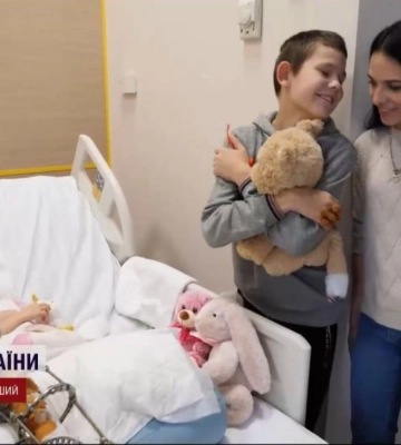 Зустріла в Харкові: жінка усиновила 4 дітей, батько яких загинув, рятуючи їх