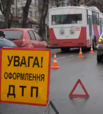 У центрі Луцька – затор через ДТП (відео)