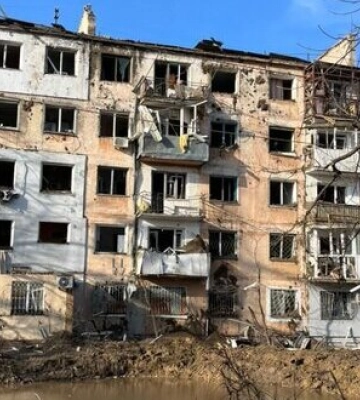 Последствия обстрела Херсона российскими оккупантами: &quot;Прилет&quot; был за жилмассивом. ФОТОрепортаж