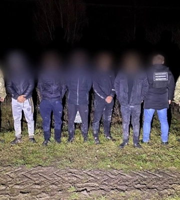 Впродовж доби на Закарпатті прикордонники затримали 12 ухилянтів
