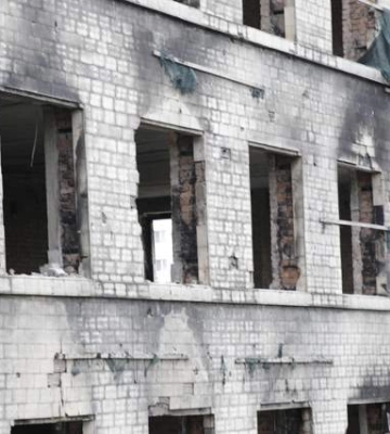 Окупанти навмисно знищують будинки на Луганщині, де тривають бої, – Гайдай розкрив цинічну мету