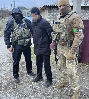 СБУ затримала ще одного зрадника на Харківщині: допомагав окупантам вивозити українське зерно в росію