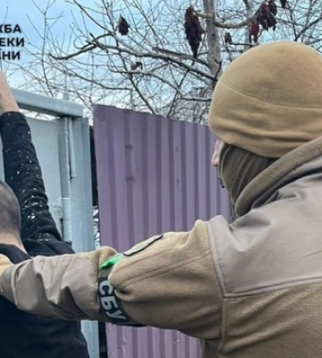 СБУ затримала ще одного зрадника на Харківщині: допомагав окупантам вивозити українське зерно в росію
