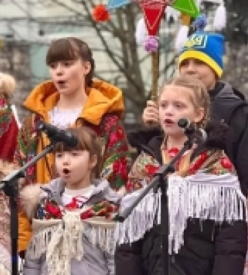 У центрі Мукачева колядували бетлегеми та колядницькі гурти