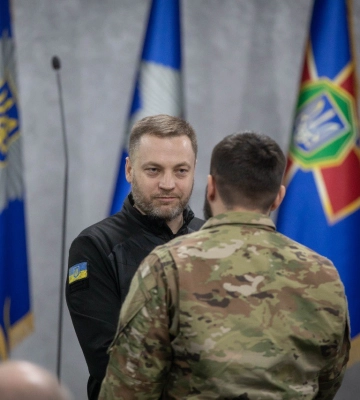 Денис Монастирський вручив спецпризначенцям Нацгвардії державні нагороди