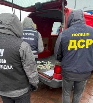 На Волині викрили злочинну схему ввезення авто під виглядом гуманітарної допомоги для ЗСУ