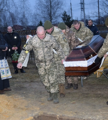 Завтра у Луцьку проведуть в останню дорогу двох воїнів