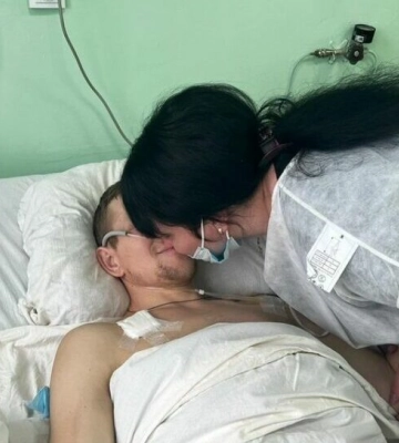 У дніпровській лікарні врятували бійця ЗСУ, якому на війні відірвало ноги