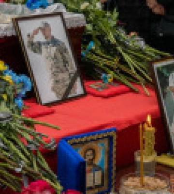 Допомагав тяжкопораненим евакуюватися: попрощались з прикордонником, який загинув під Соледаром