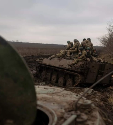Журналісти телеканалу Freeдом потрапили під обстріл на околицях Бахмута