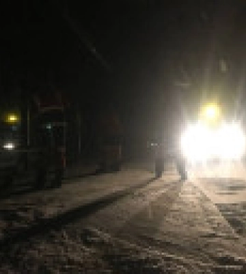На дороги вийшла додаткова техніка. У Києві долають наслідки снігопаду