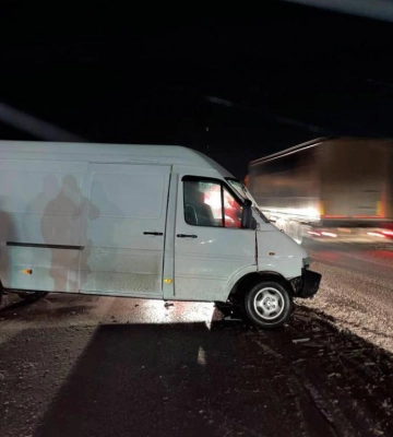 У Рівненському районі сталася ДТП за участю 3 авто: подробиці події (ФОТО)