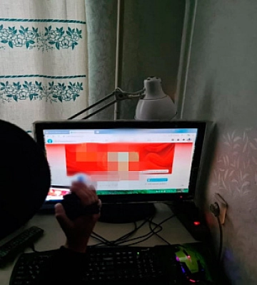 У Нікополі поліцейські виявили чоловіка, який поширював комуністичну символіку