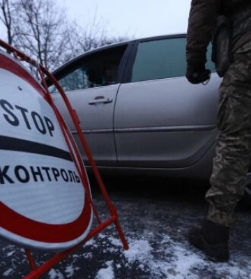 Центр Києва повністю заблокований: СБУ встановила блокпости, перевіряють усі авто, будинки та людей. Що відбувається
