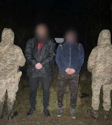 Зупинили за 100 метрів від кордону: на Закарпатті викрили двох ухилянтів з Прикарпаття і Харківщини (ФОТО)