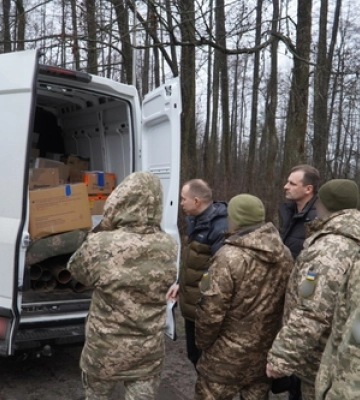 Генератор, коптер та планшети: волинській теробороні передали допомогу 