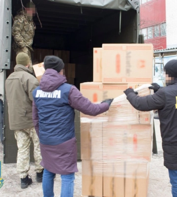 Військовослужбовцям ЗСУ передали незаконно виготовлені на Львівщині сигарети