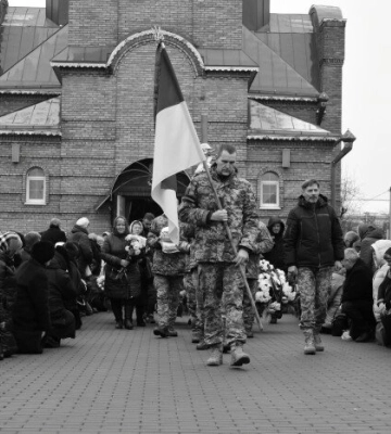 Місяць не дожив до 35: у Луцькій громаді провели в останню дорогу Героя Євгена Марчука