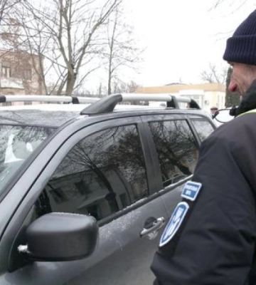 Як «полюють» за горе-паркувальниками інспектори Муніципальної варти Рівного (ВІДЕО)