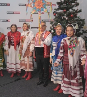 Волинський ансамбль колядками збирає на дрон для ЗСУ (відео)